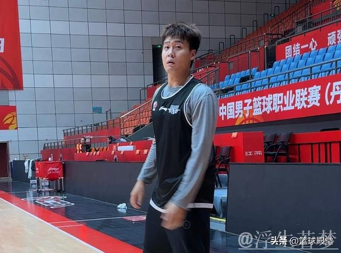 赵睿雷蒙周琦齐迎常规赛首战复出,出场时间视情况而定 赵睿雷蒙周琦齐迎常规赛首战复出,出场时间视情况而定